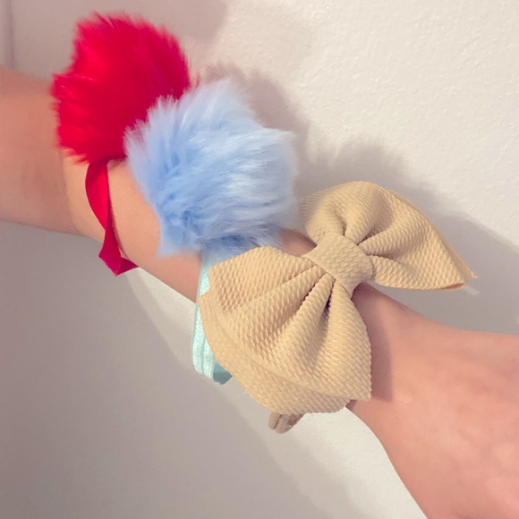 Hair Bows - Picture 2 of 2